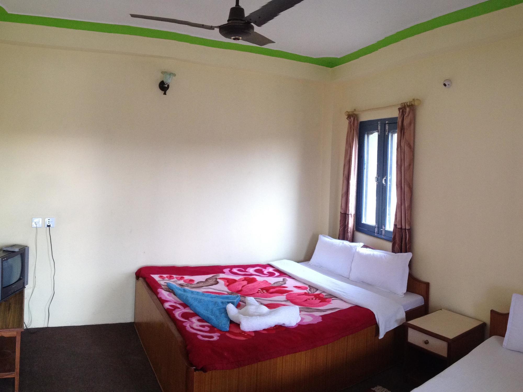 Hotel Lake House Pokhara Exterior photo